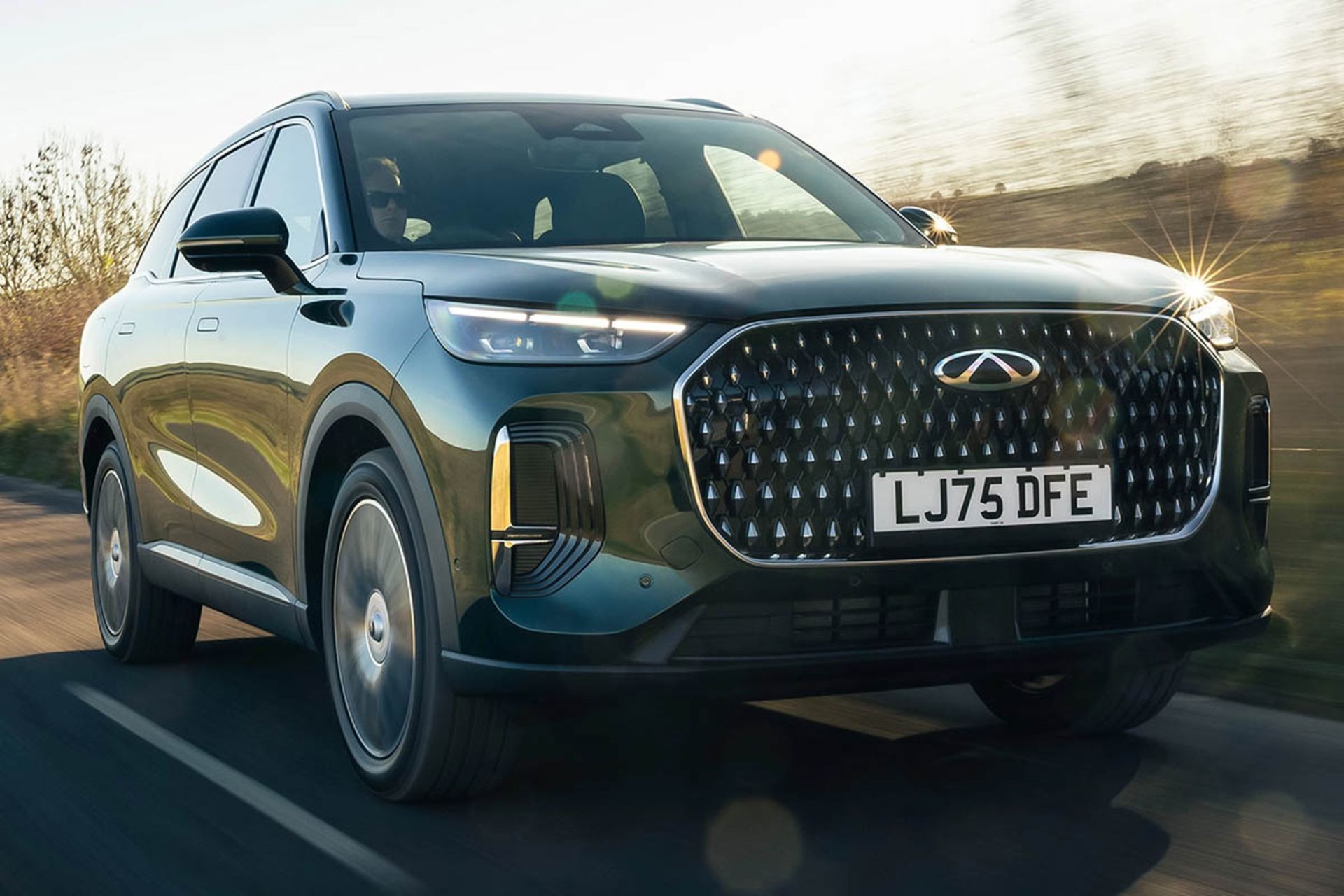 بررسی چری تیگو 9