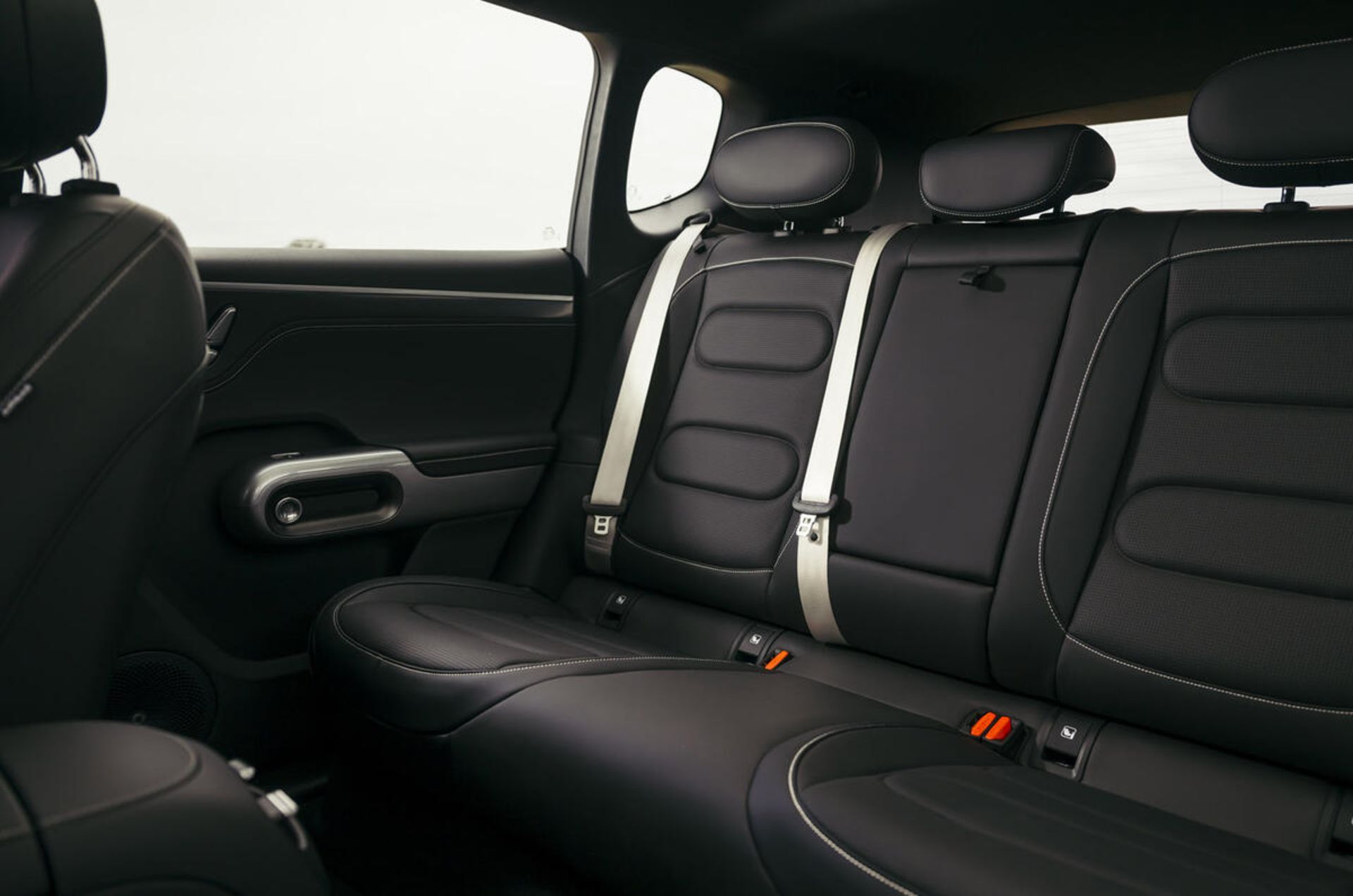 صندلی عقب اسمارت #5 مدل 2025