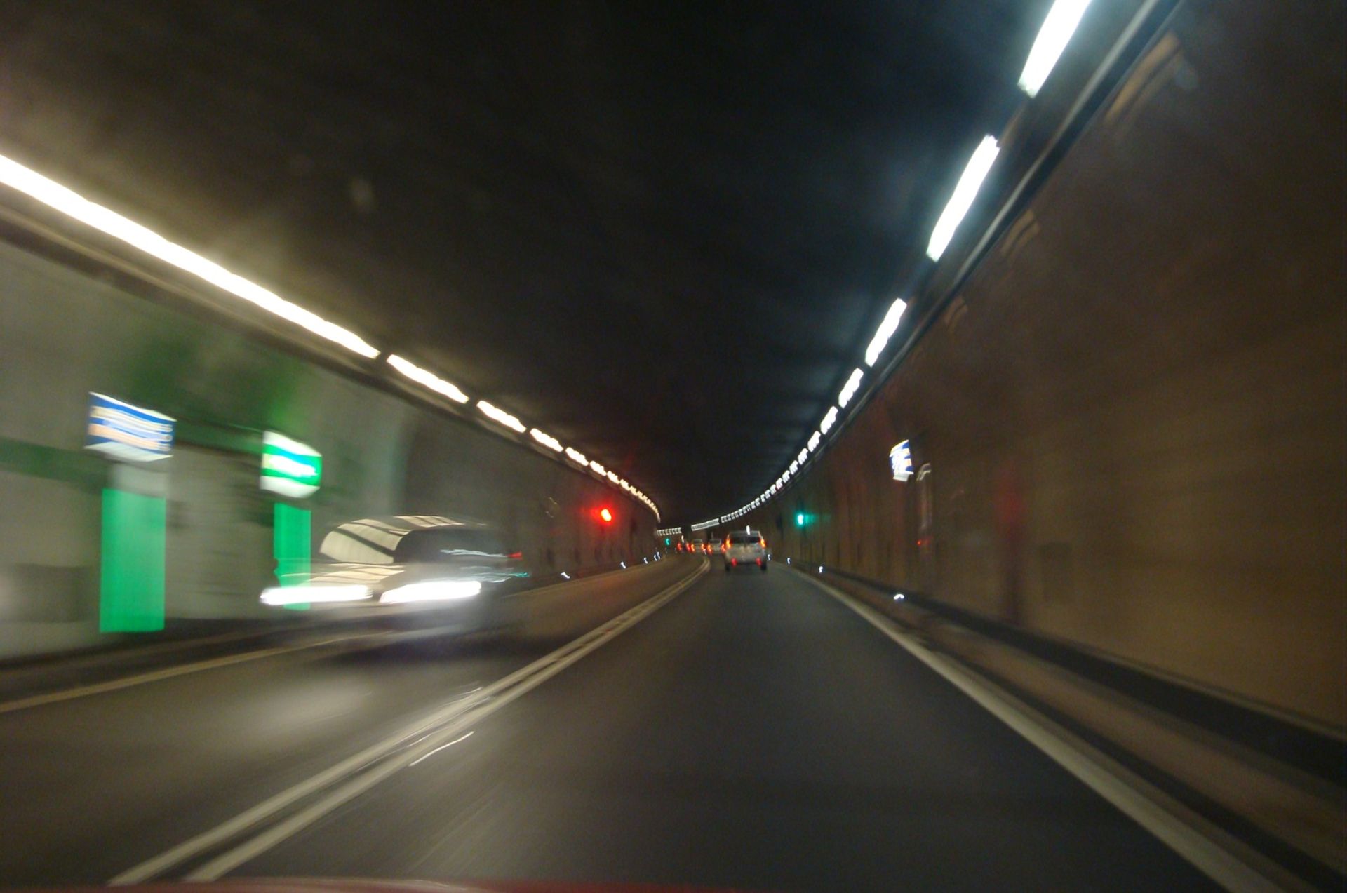 تونل Gotthard Road Tunnel, Switzerland