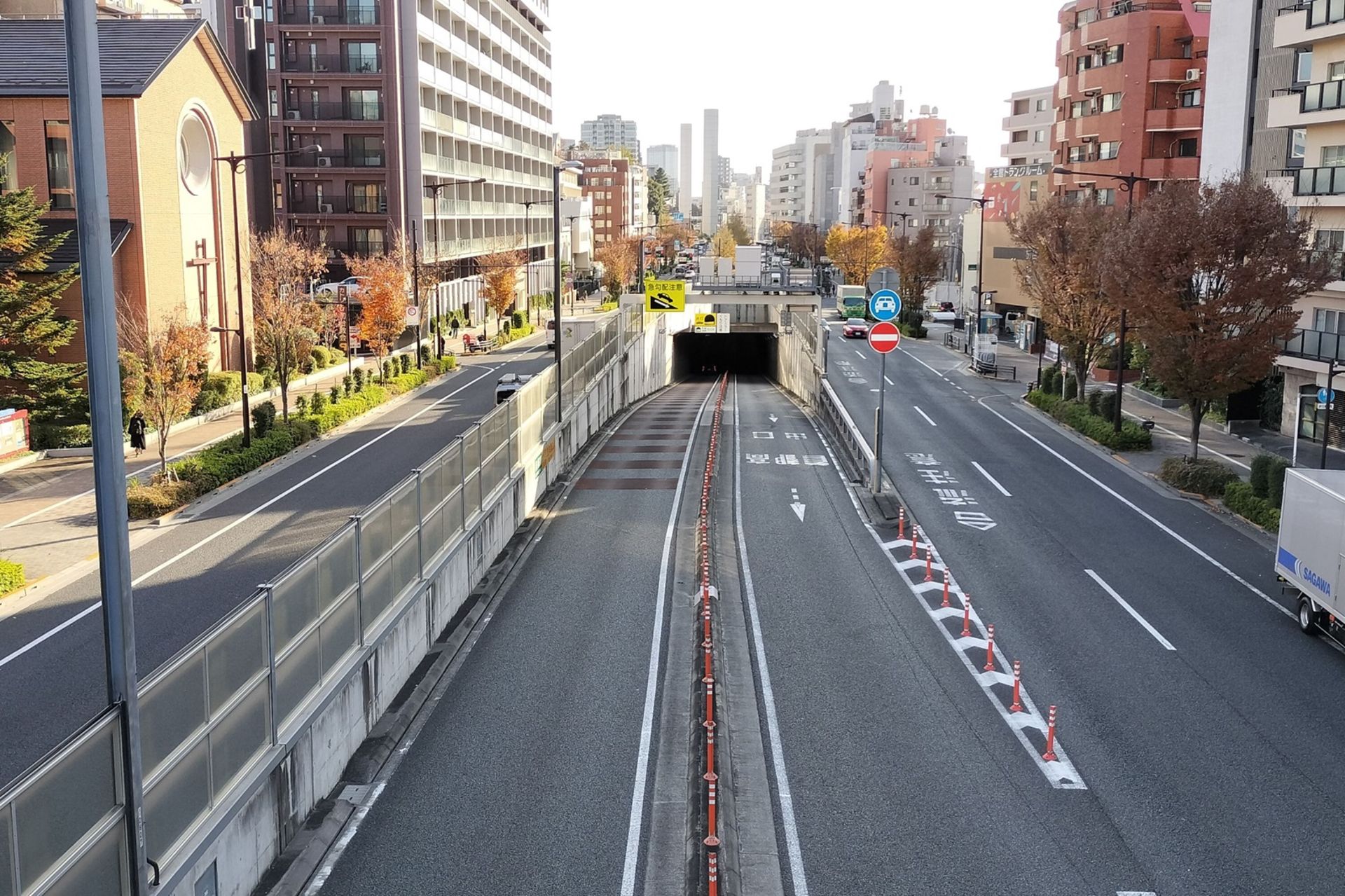 Yamate Tunnel, Japan