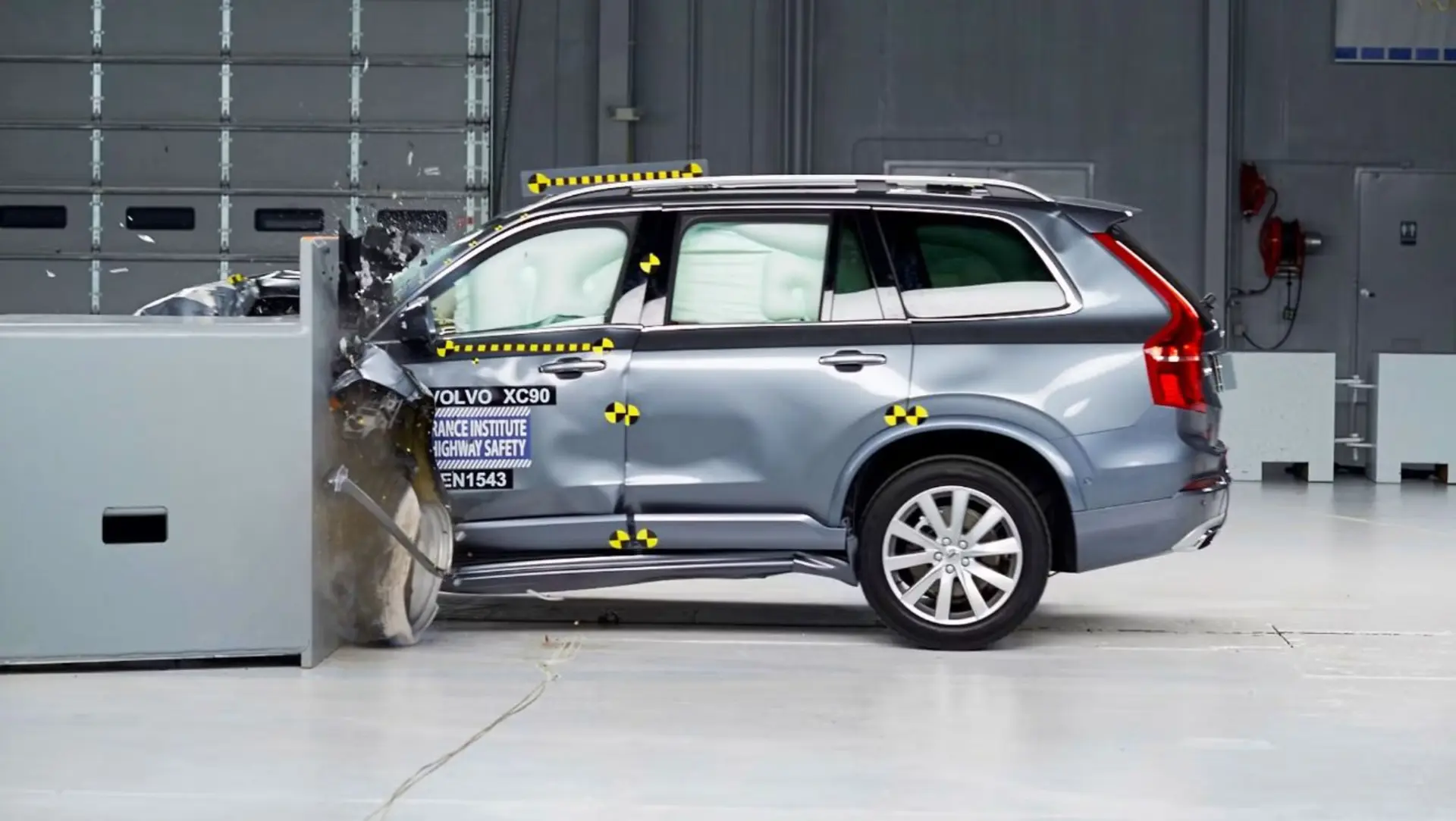 تست تصادف ولوو XC90