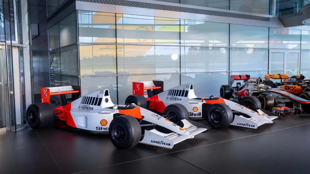 خودروهای مسابقه‌ای مک‌لارن (McLaren) از مدل آیرتون سنا تا لندو نوریس در نمایشگاه