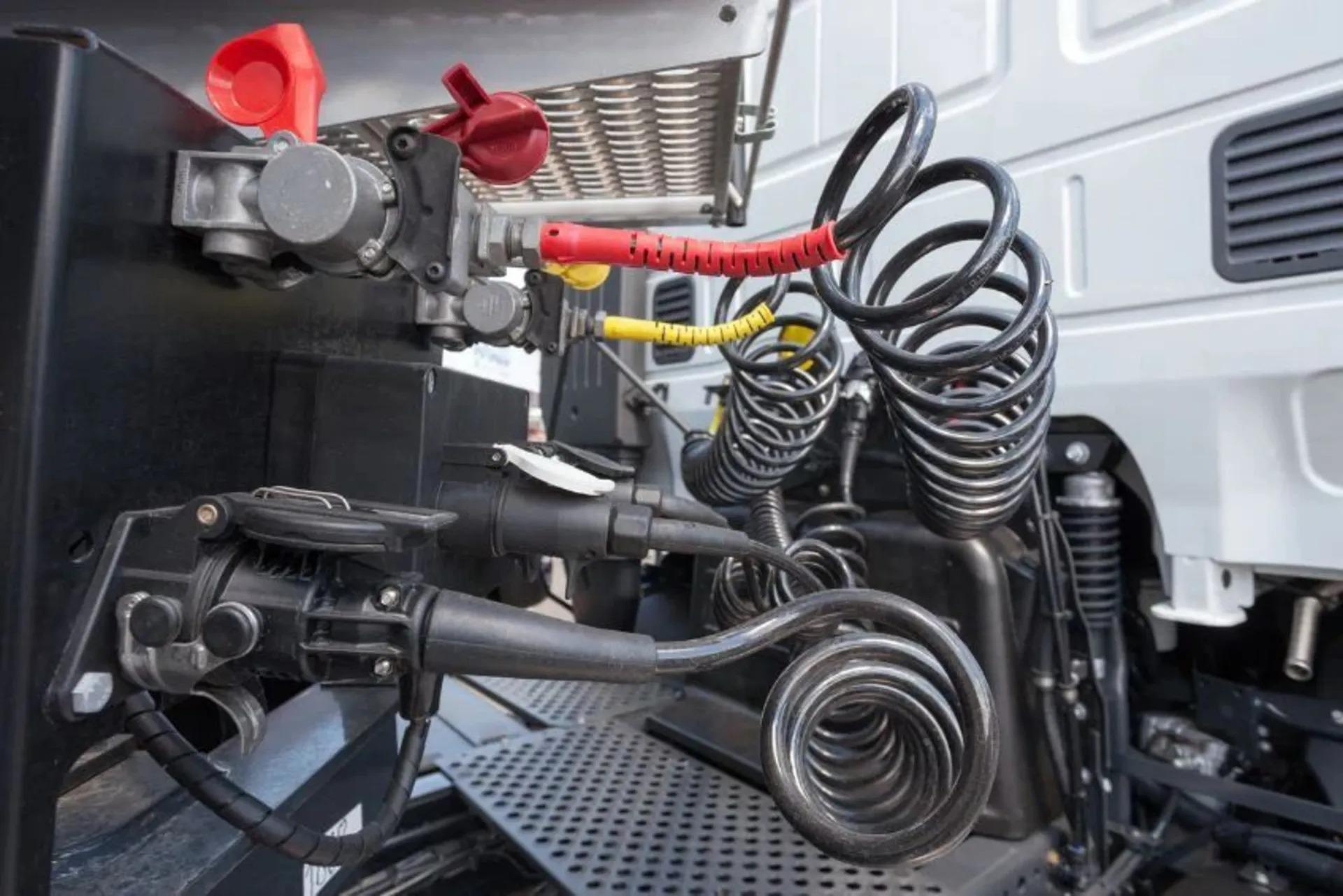 ترمز بادی کامیون