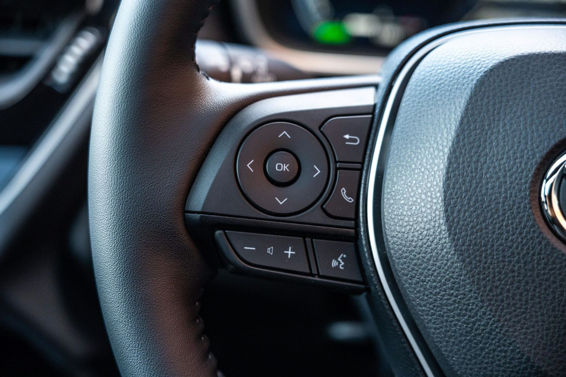 فرمان تویوتا کرولا کراس نیوفیس 