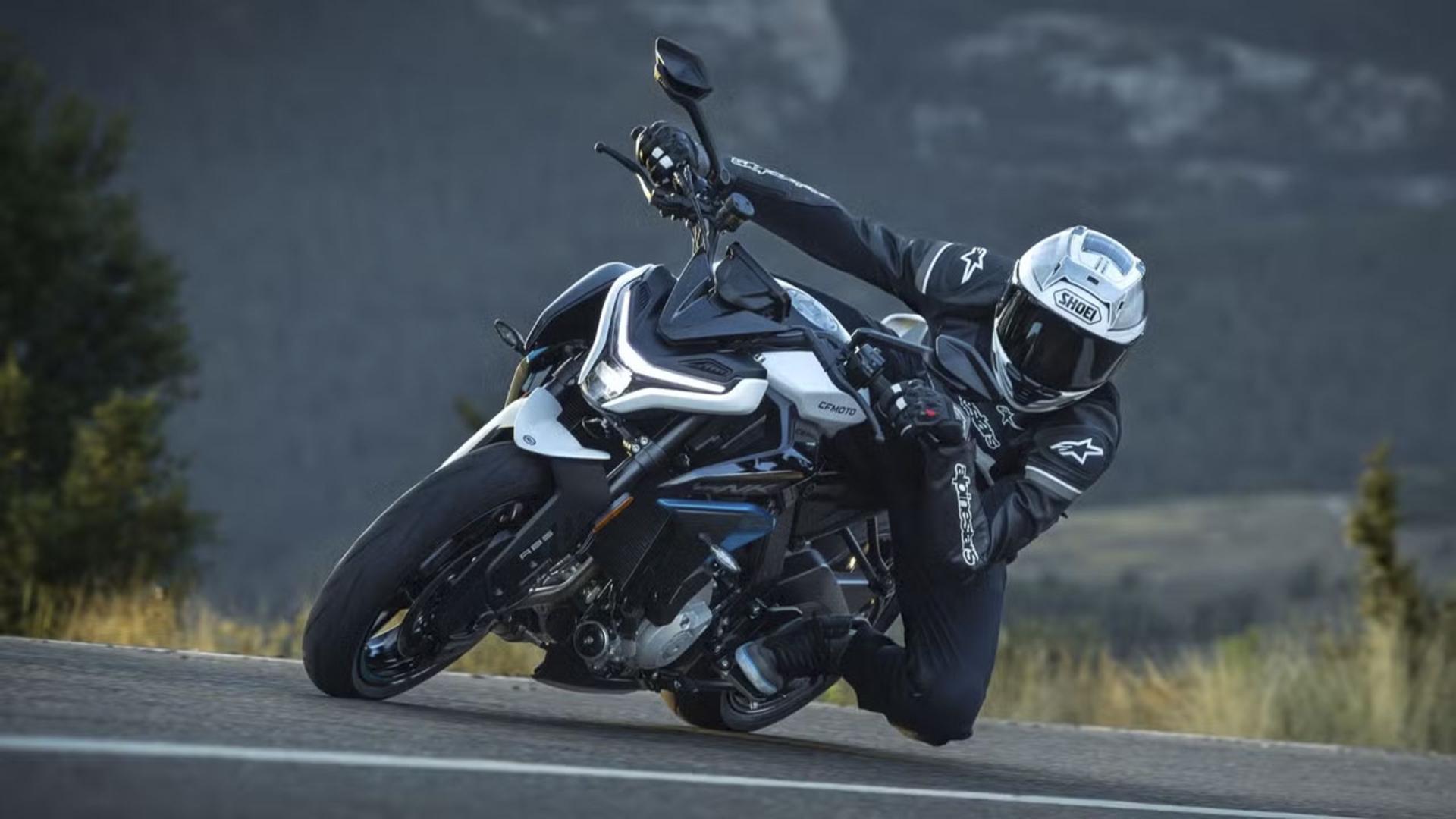راندن موتورسیکلت چینی CFMoto 675NK