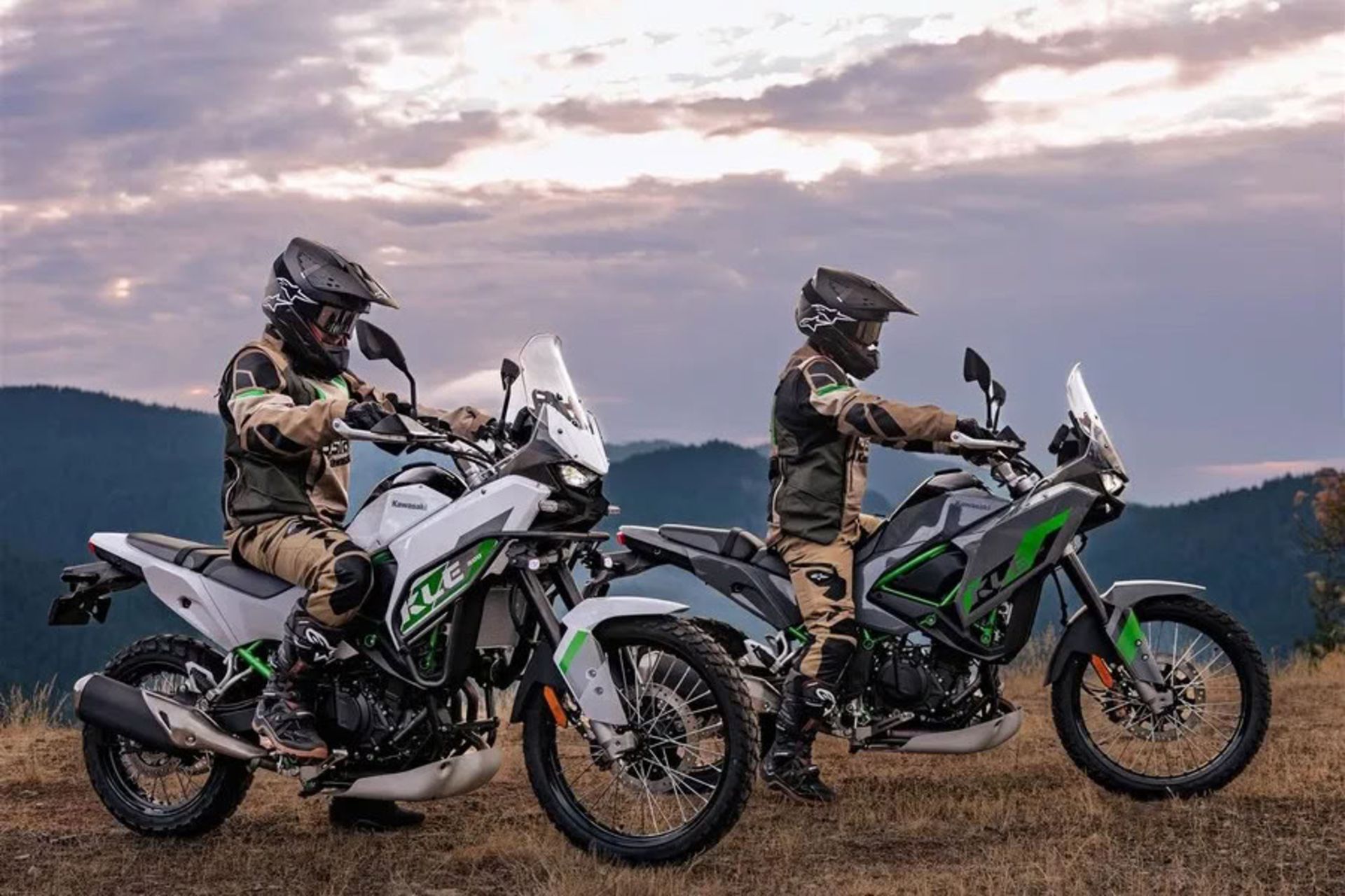 موتورسیکلت ادونچر کاوازاکی KLE500