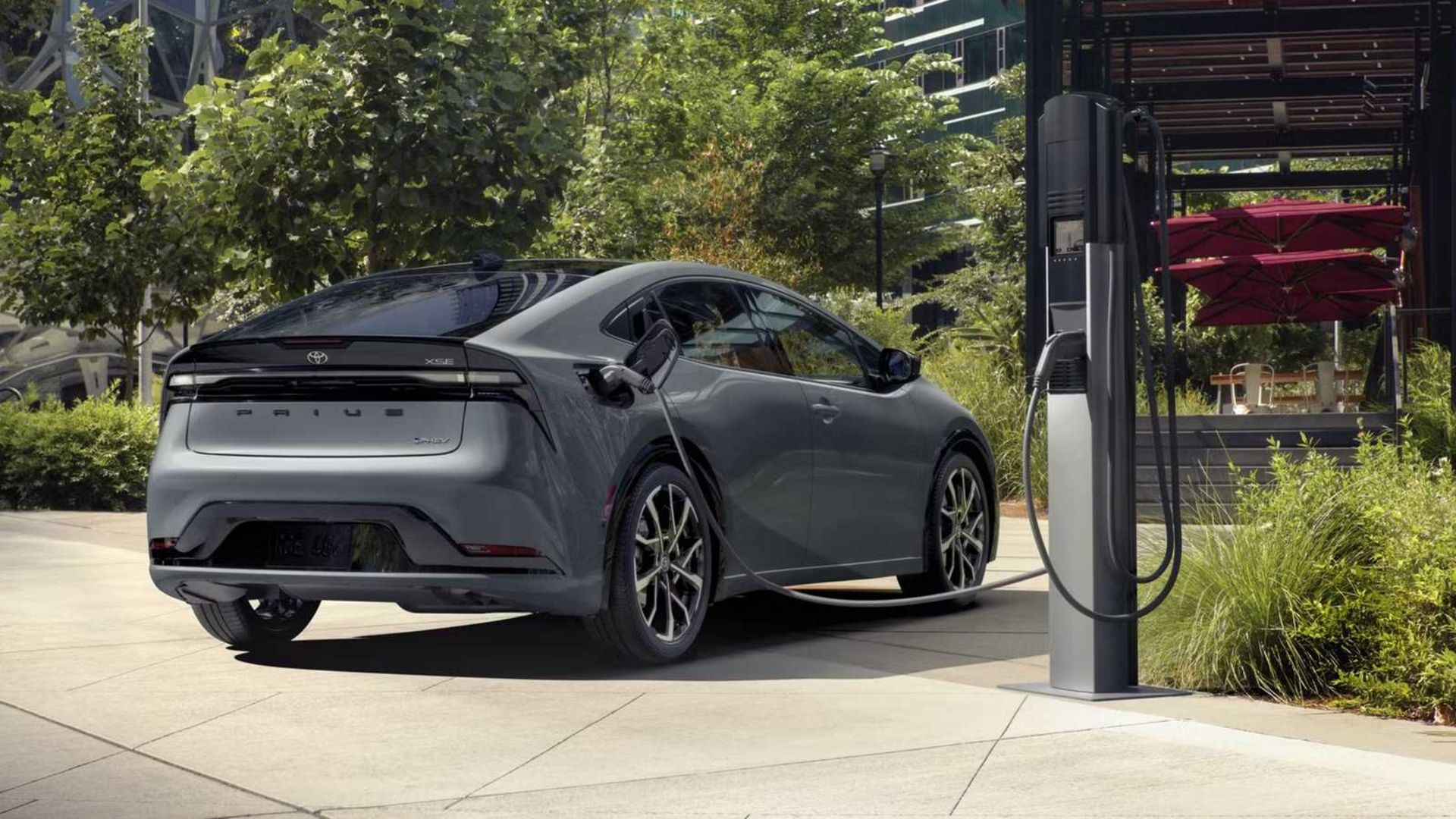 تویوتا پریوس پلاگین هیبرید