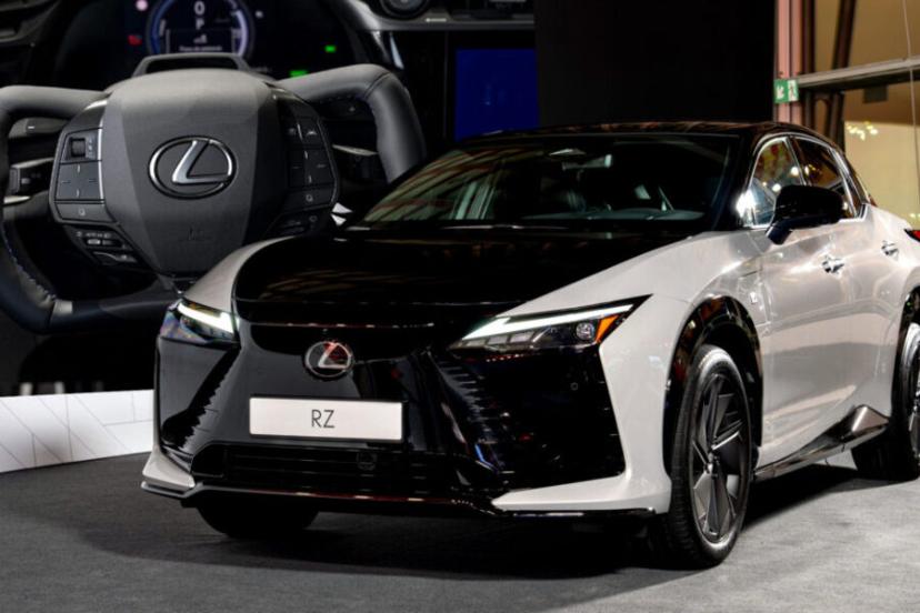 لکسوس rz f sport