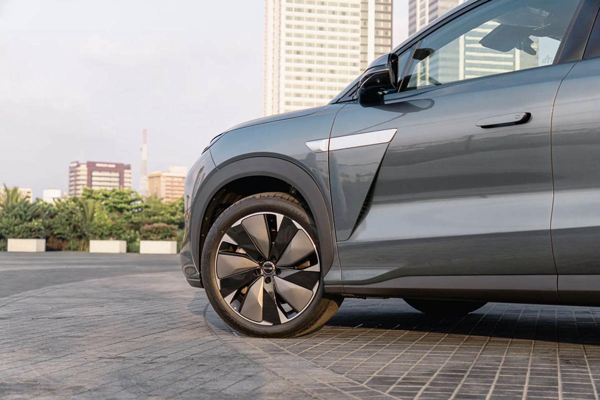 بی‌وای‌دی سی‌لاین ۸