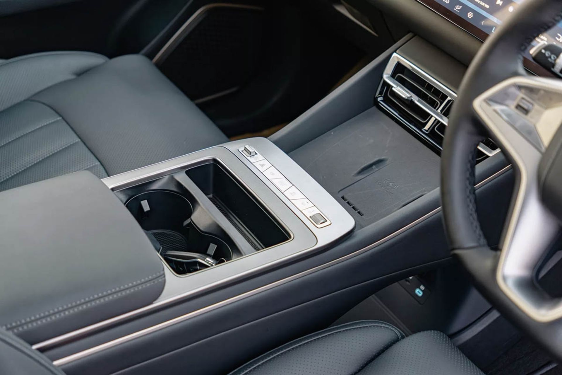 بی‌وای‌دی سی‌لاین ۸