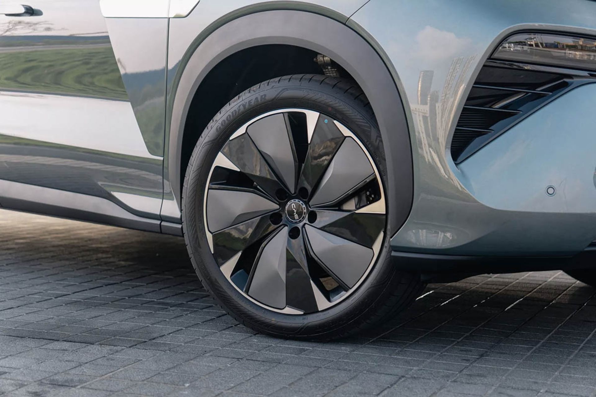 بی‌وای‌دی سی‌لاین ۸