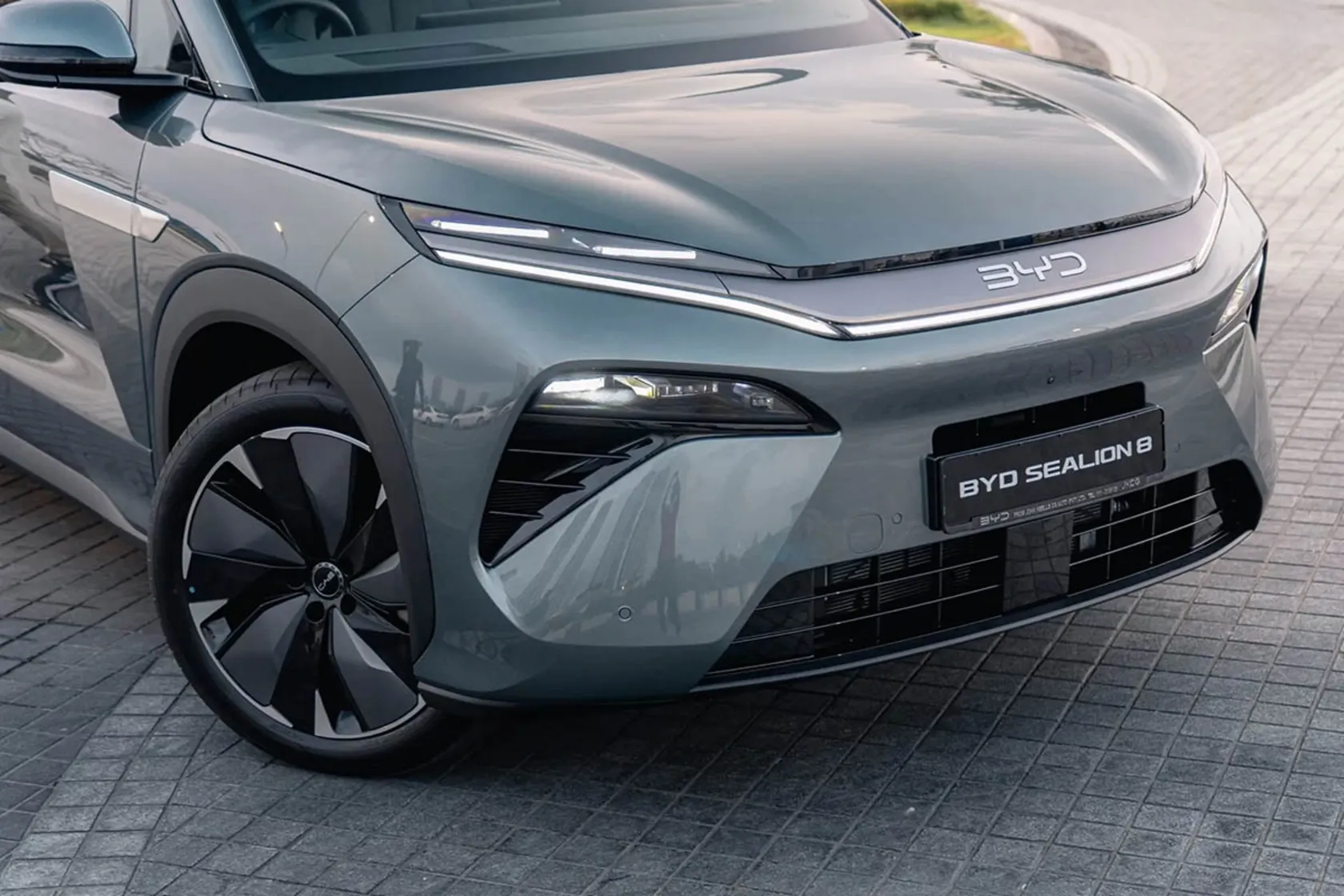 بی‌وای‌دی سی‌لاین ۸