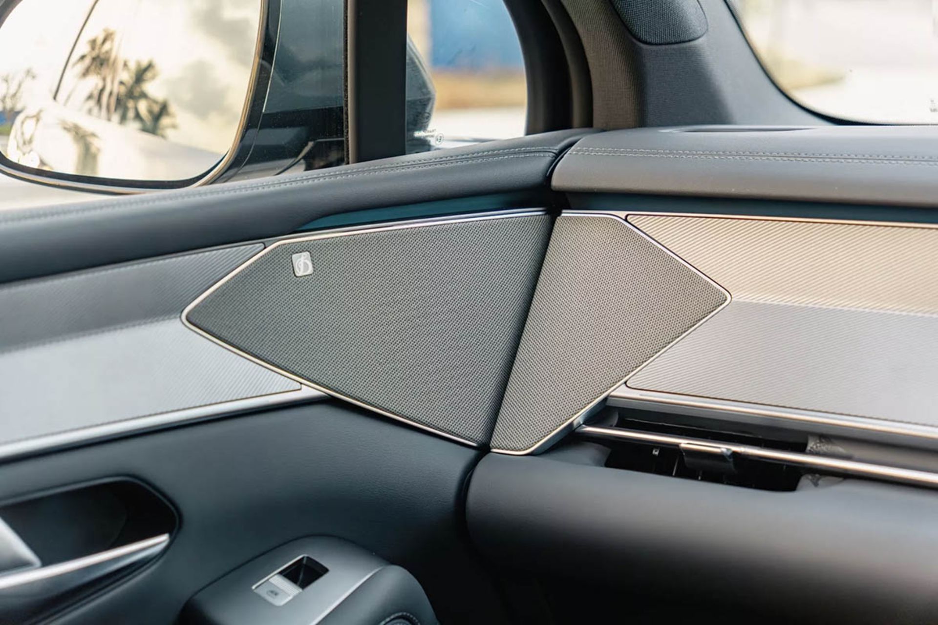 بی‌وای‌دی سی‌لاین ۸