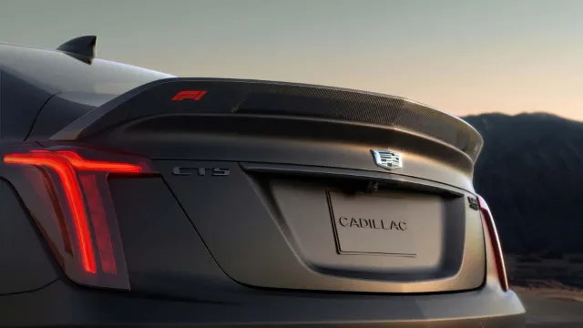 کادیلاک CT5-V بلک‌وینگ نسخه F1