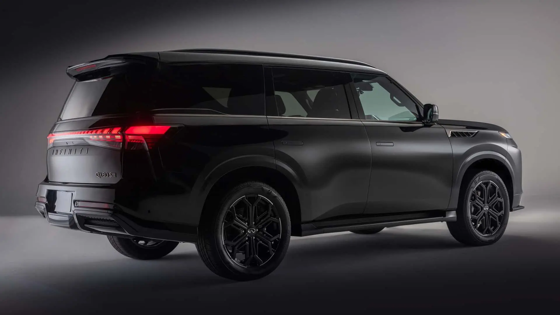 اینفینیتی QX80 اسپرت 2026 نمای عقب