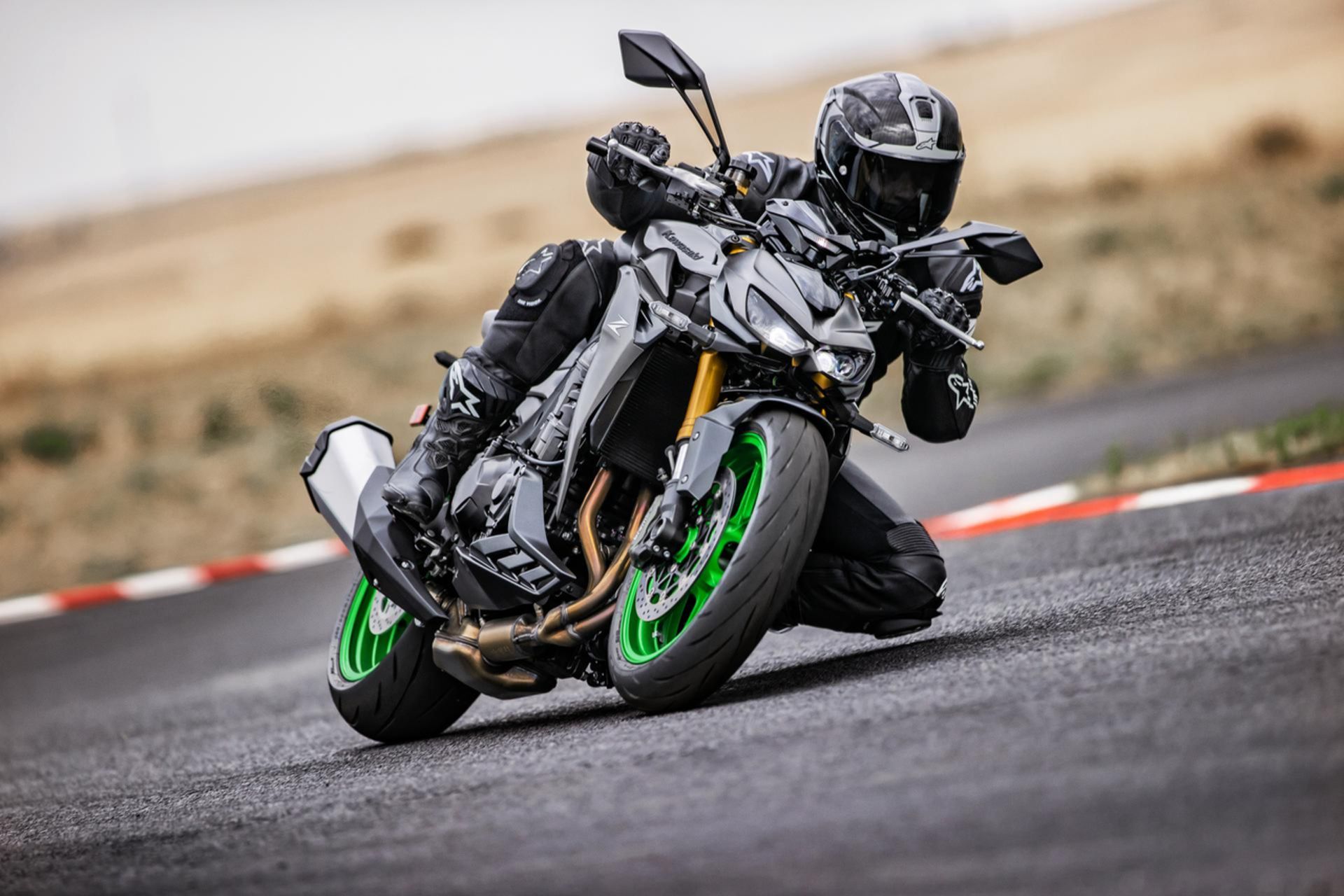 موتورسیکلت ریس کاوازاکی z1100 se