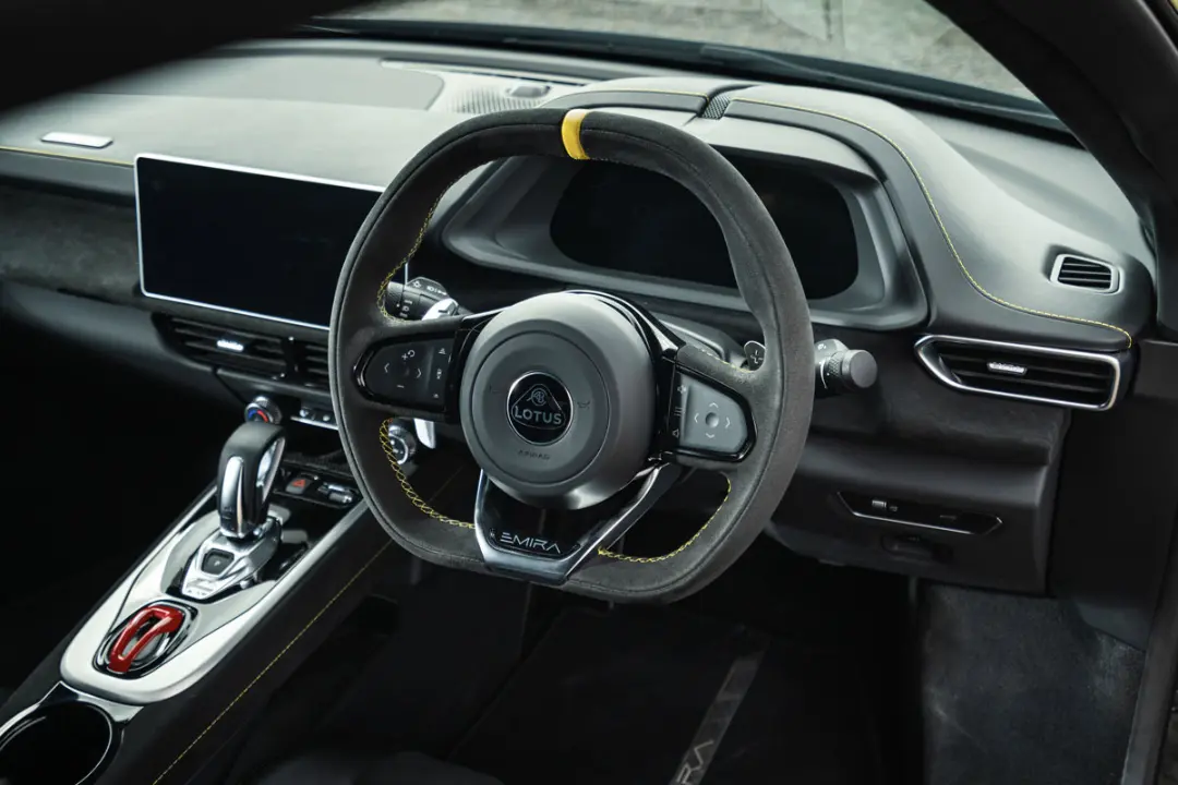 داشبورد لوتوس امیرا