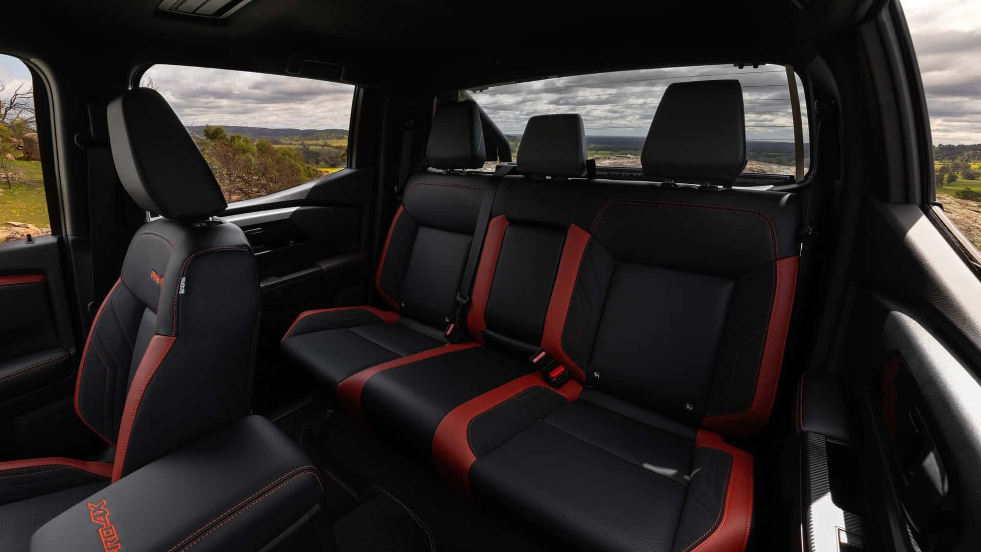 نیسان ناوارا 2026