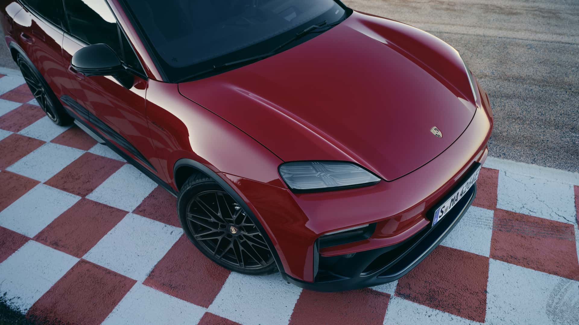 پورشه ماکان GTS برقی 