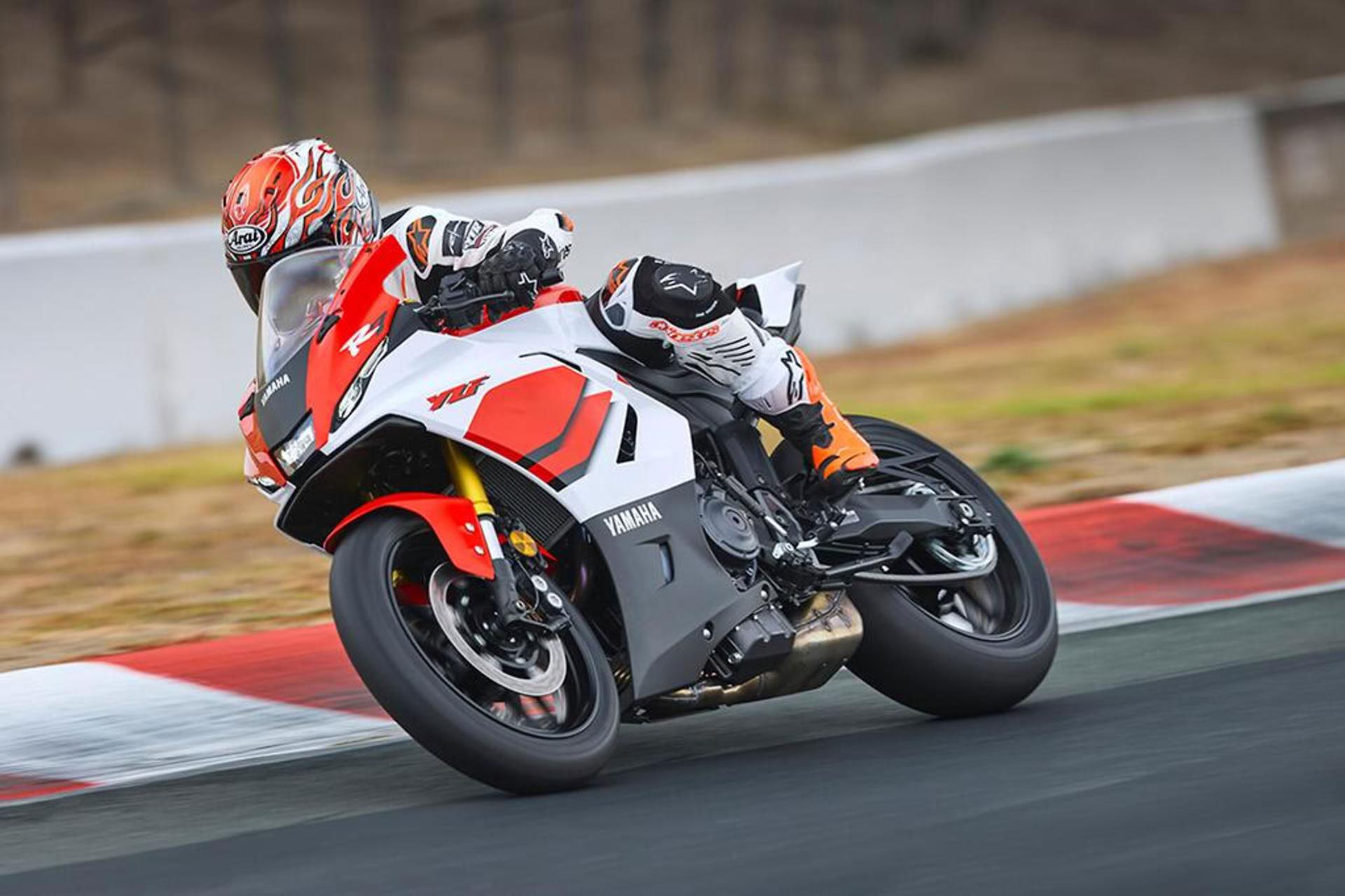 سواری موتورسیکلت یاماها r7 2026