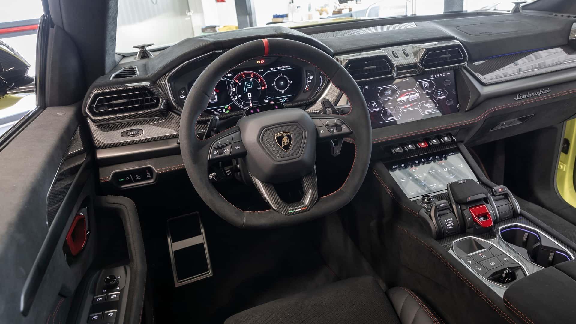   Urus SE Performante 