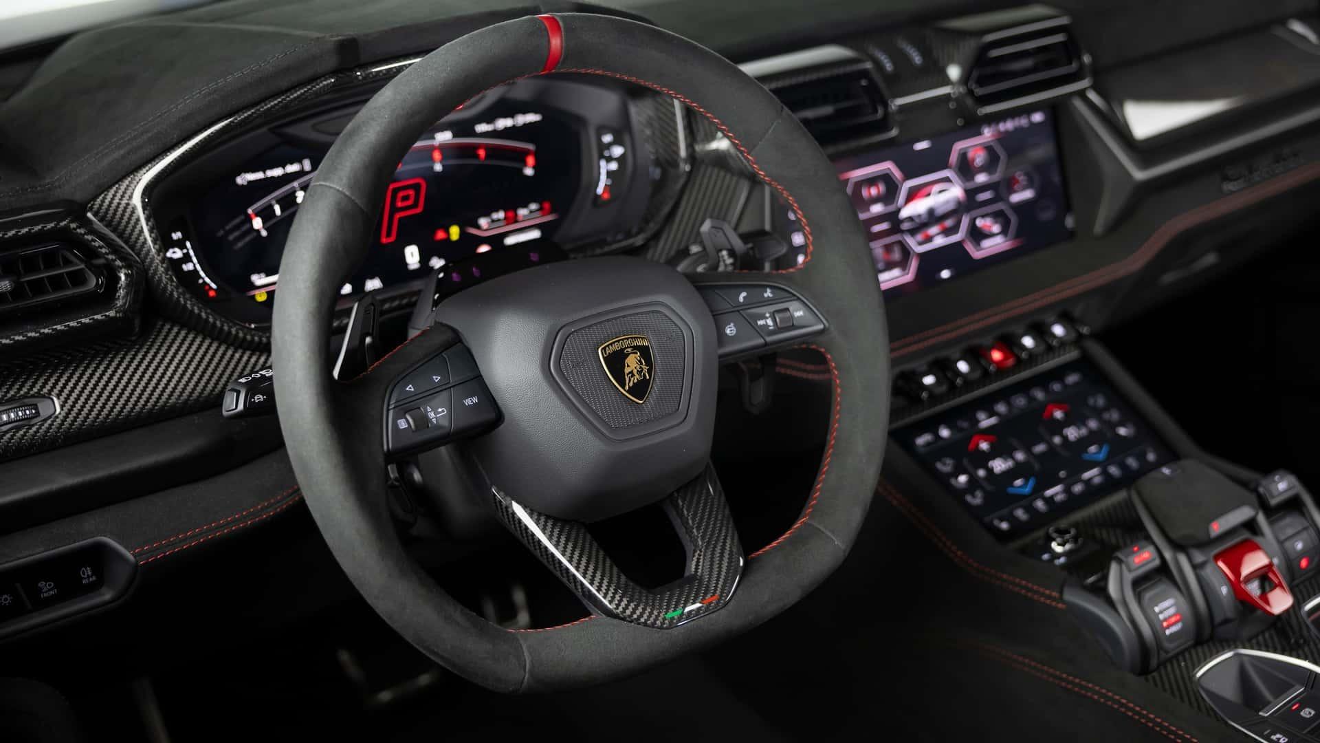   Urus SE Performante 