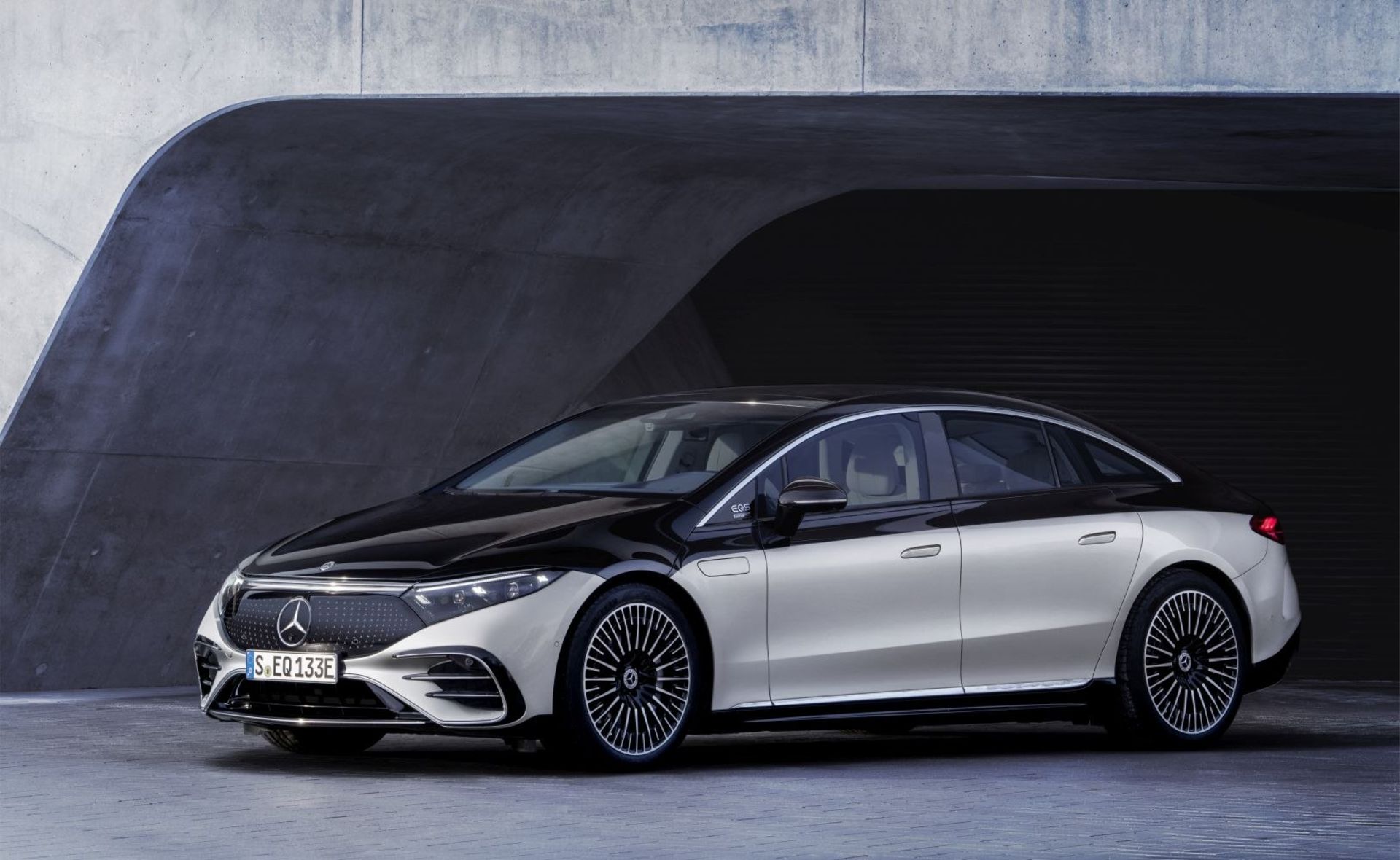مرسدس-ای‌ام‌جی EQS53 4Matic+ دینامیک پلاس 