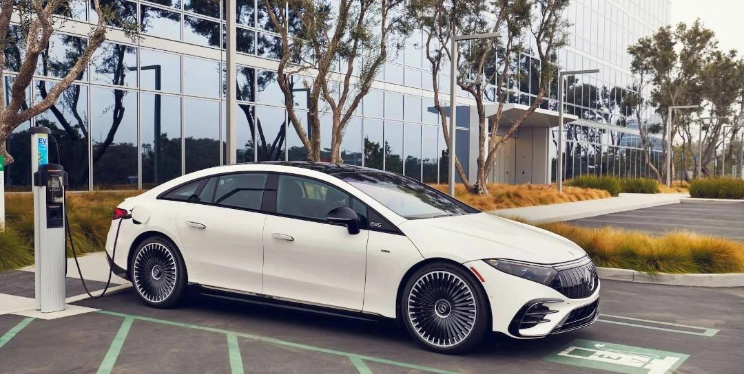 مرسدس-ای‌ام‌جی EQS53 4Matic+ دینامیک پلاس 