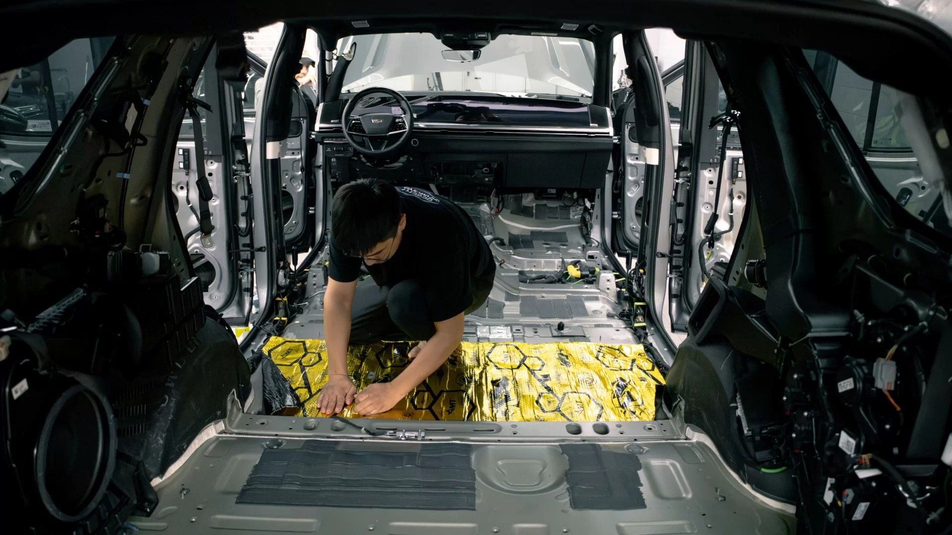 کاهش صدای موتور در کابین خودرو