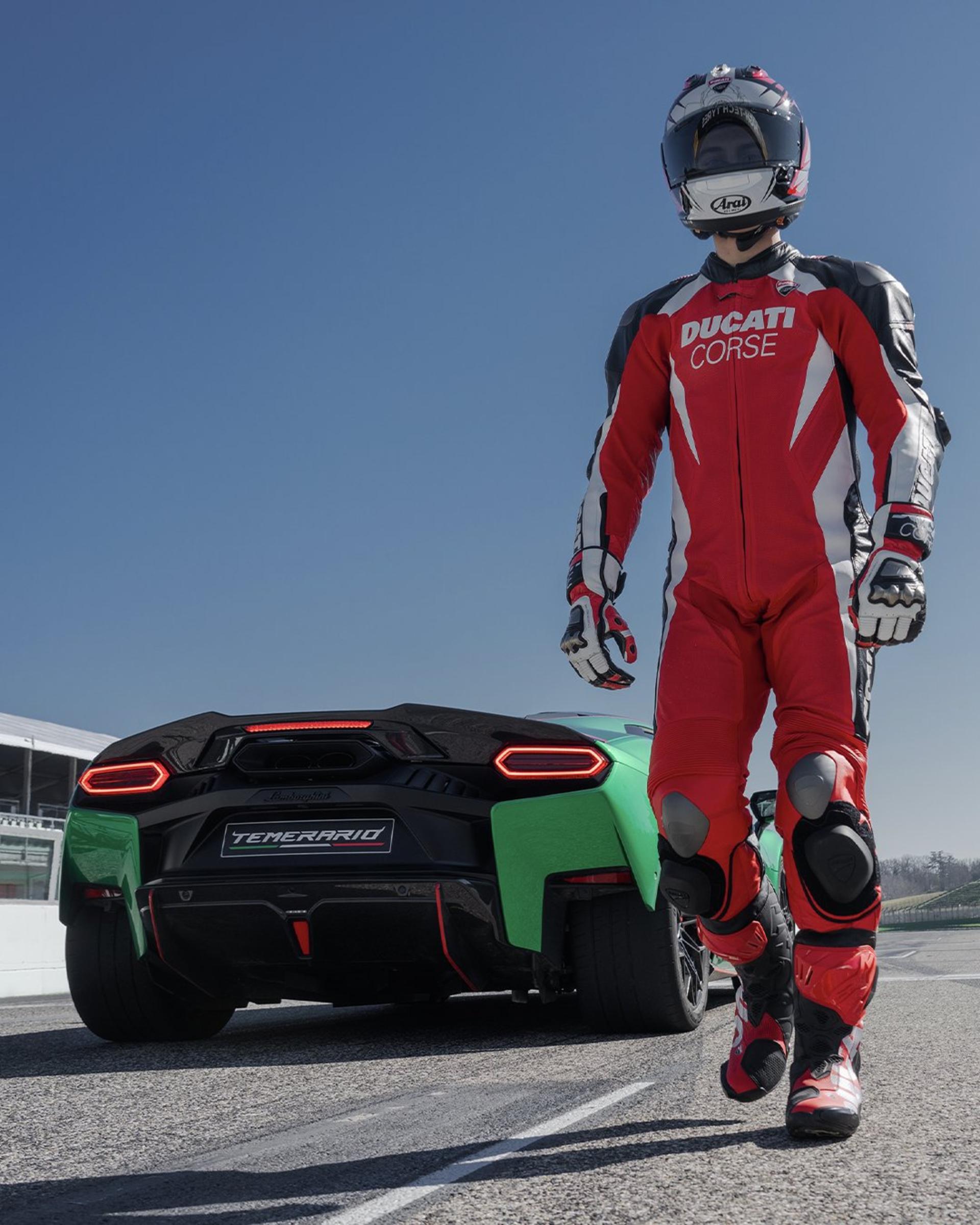Lamborghini Temerario VS Ducati Panigale V4 (1)