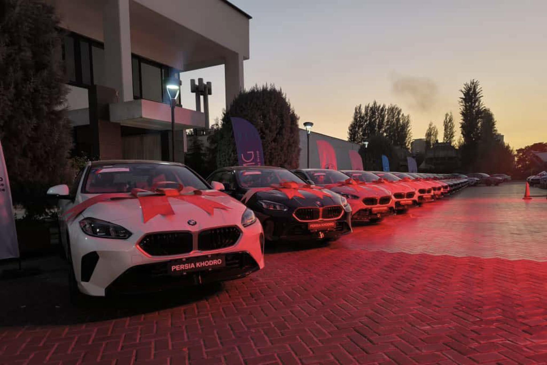 تحویل خودروهای ب ام و پرشیاخودرو