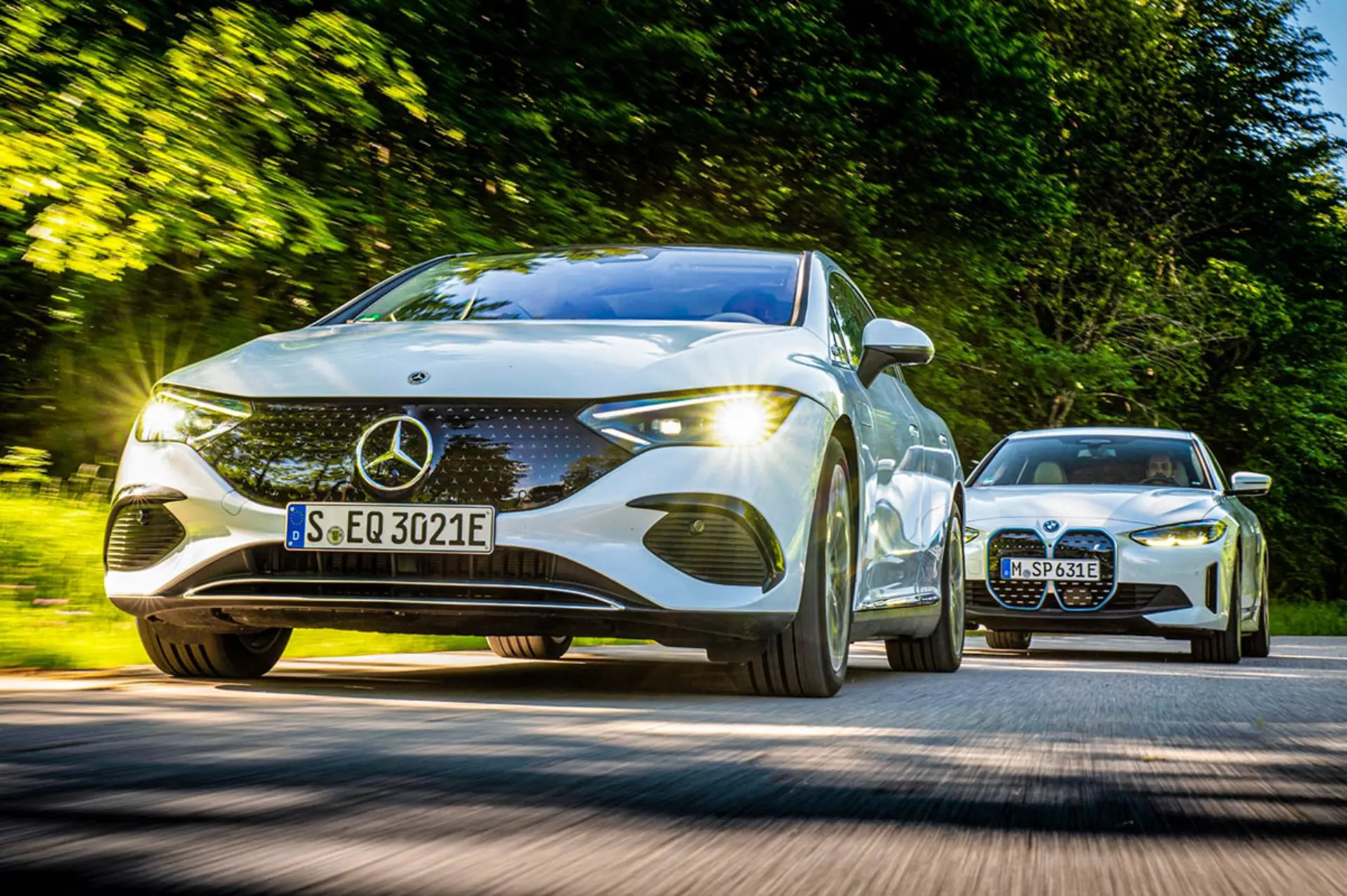 مقایسه مرسدس EQE و BMW i4