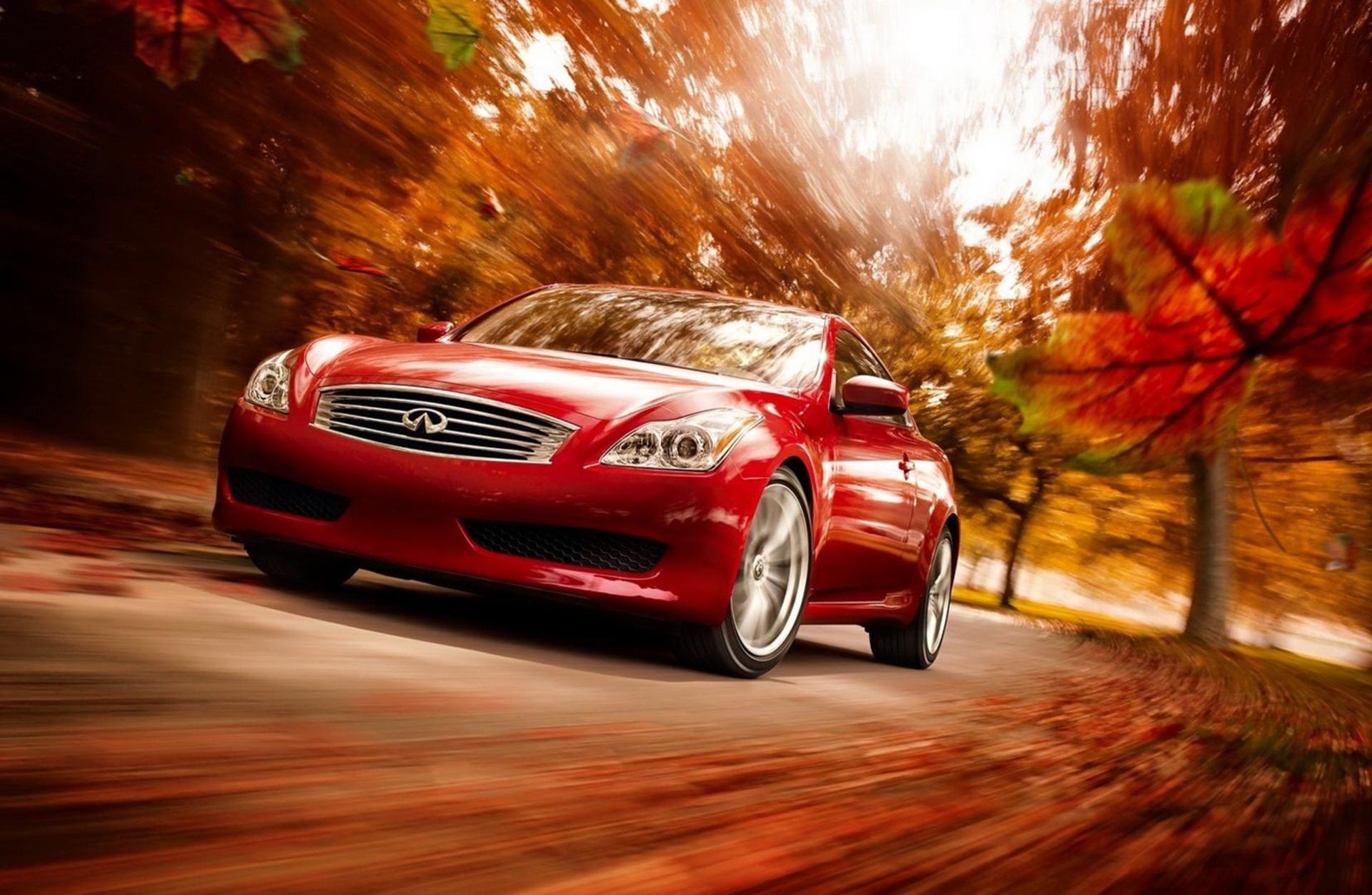 خودرو در پیچ جاده