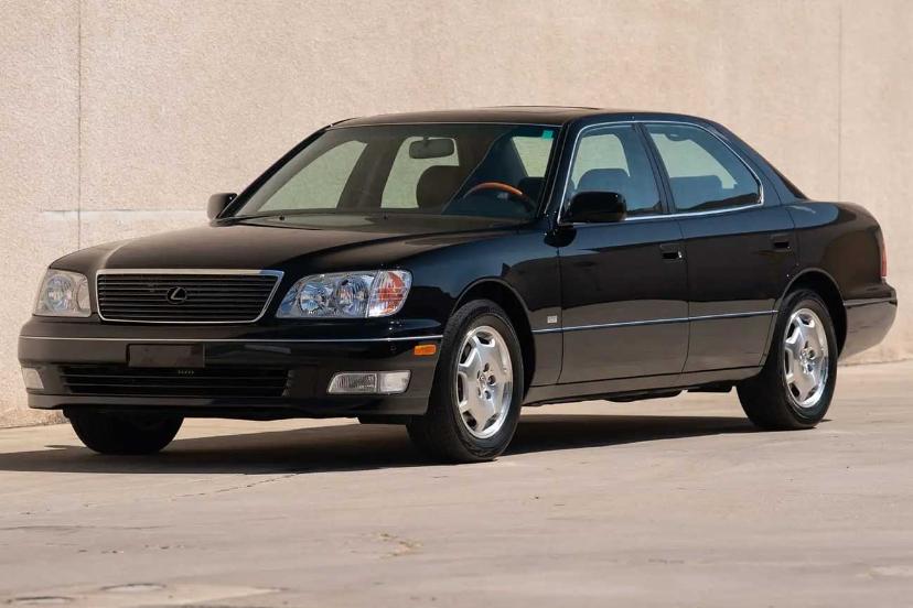 لکسوس LS400 مدل ۲۰۰۰، یادآور دوران اوج کیفیت و دوام خودروهای ژاپنی