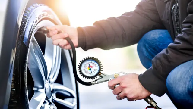 تنظیم فشار باد لاستیک خودرو