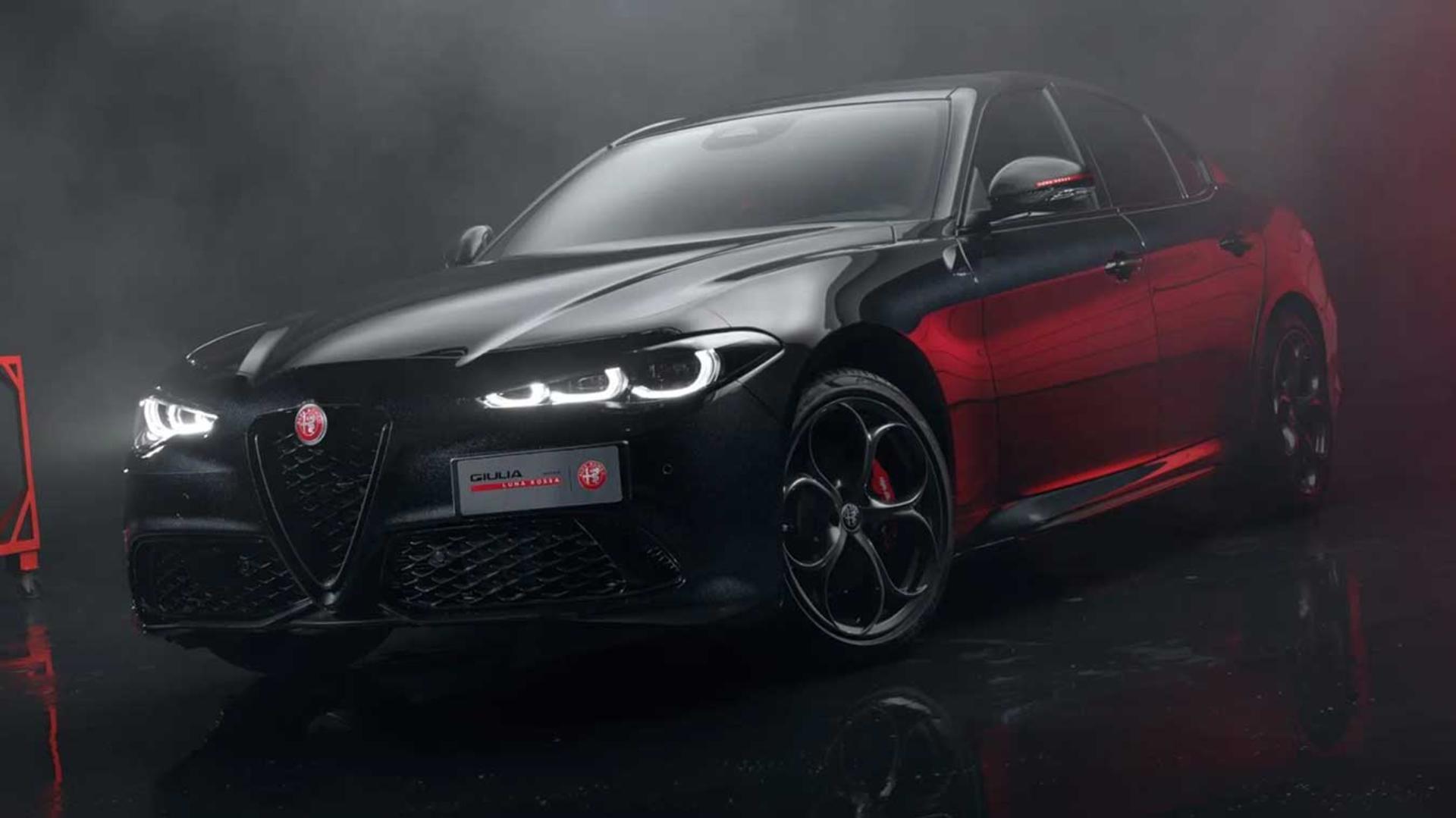 خودروی آلفارومئو جولییا (Alfa Romeo Giulia) سری ویژه لونا روسا در فضای مه‌آلود