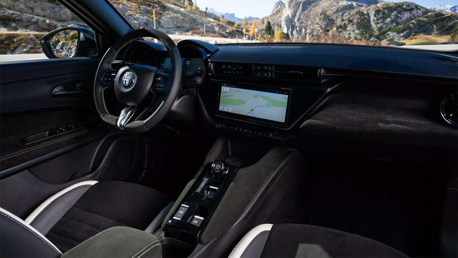 آلفارومئو جونیور اسپرت اسپشاله 