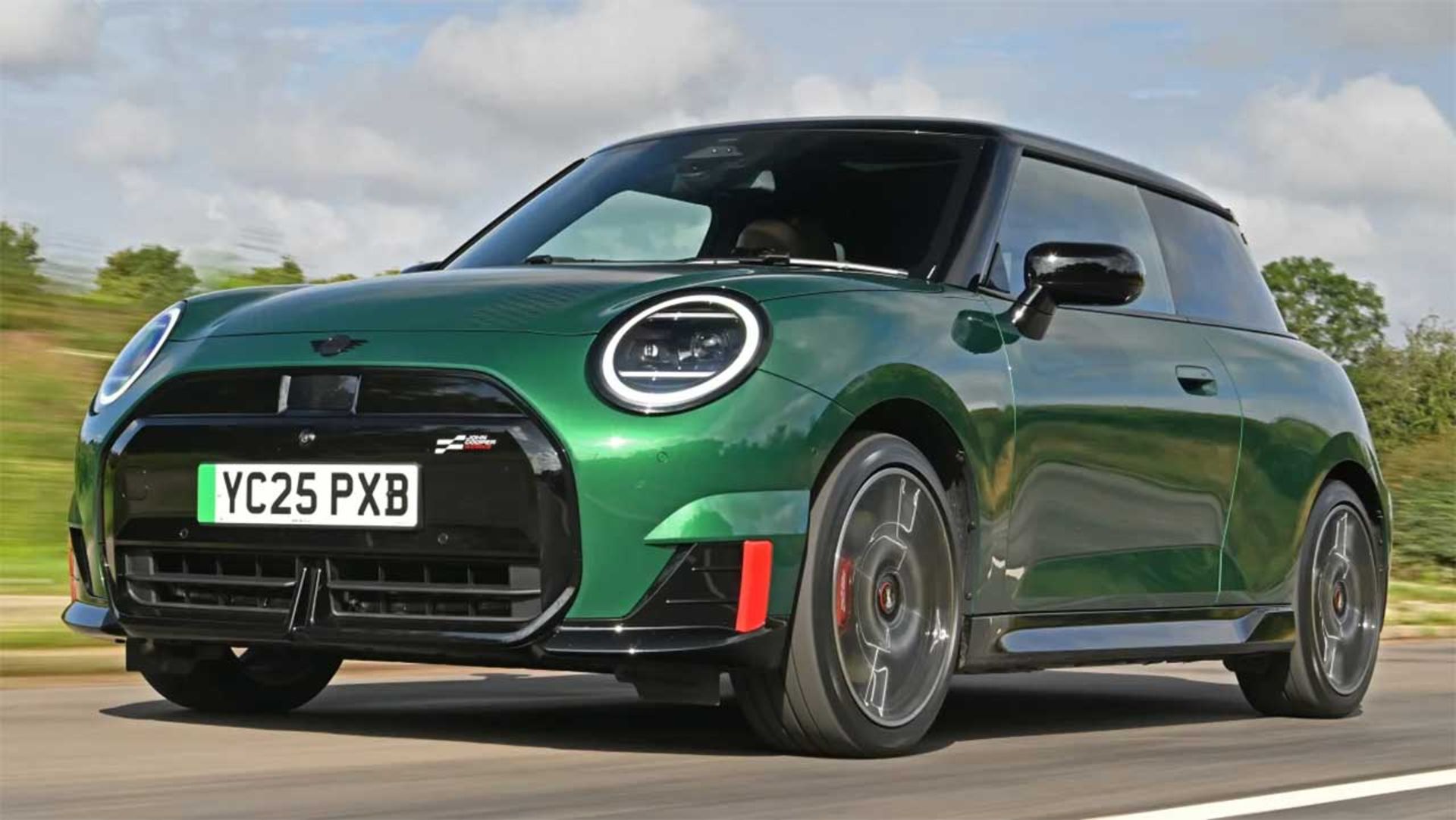 نبرد آلپین A290 و مینی JCW