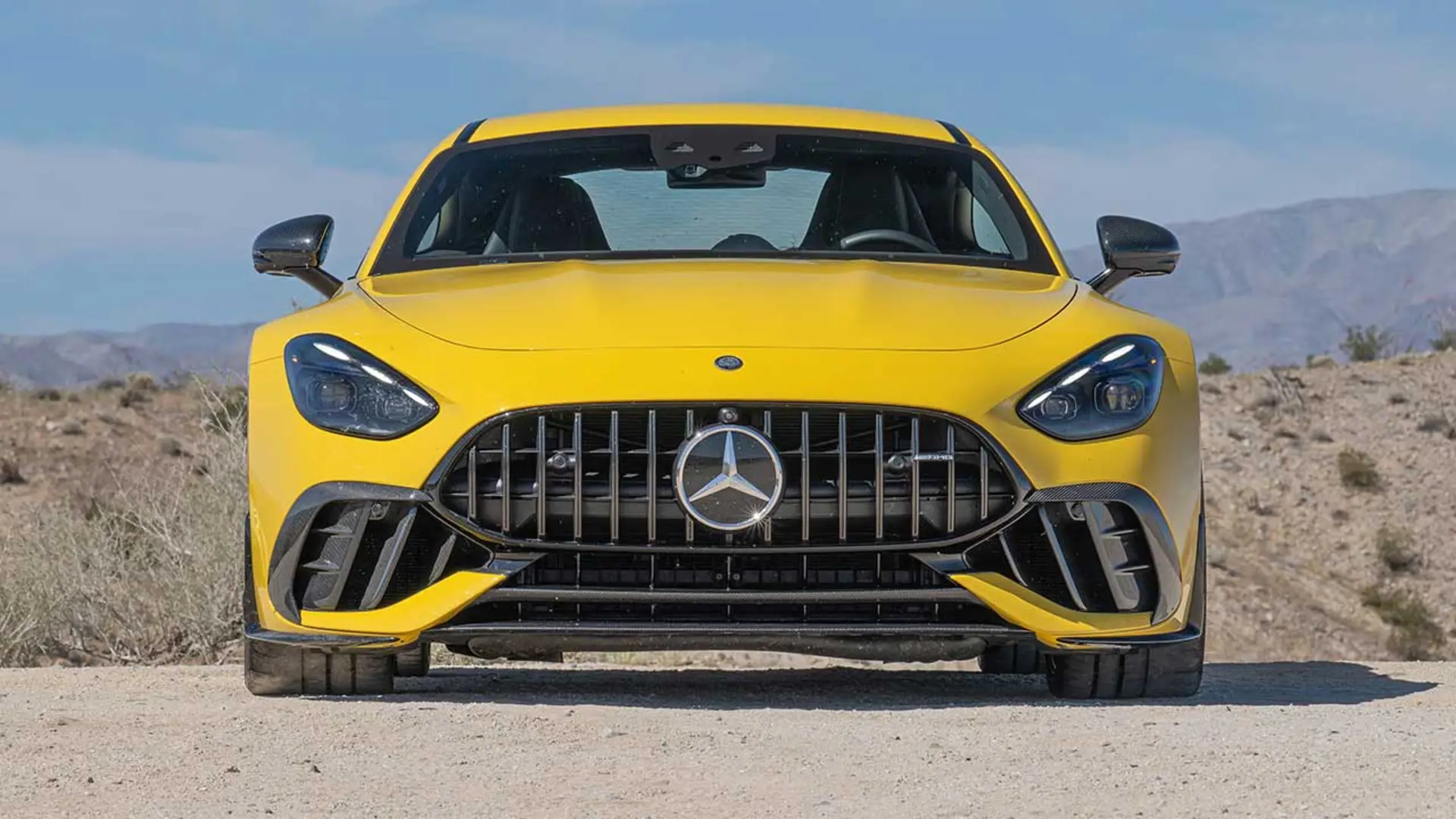 نبرد پورشه 911 GT3 و مرسدس AMG GT63 پرو