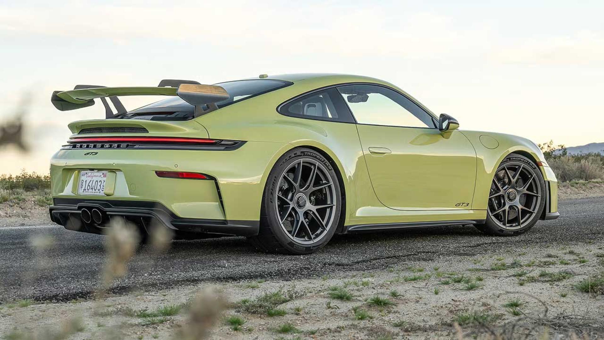 نبرد پورشه 911 GT3 و مرسدس AMG GT63 پرو