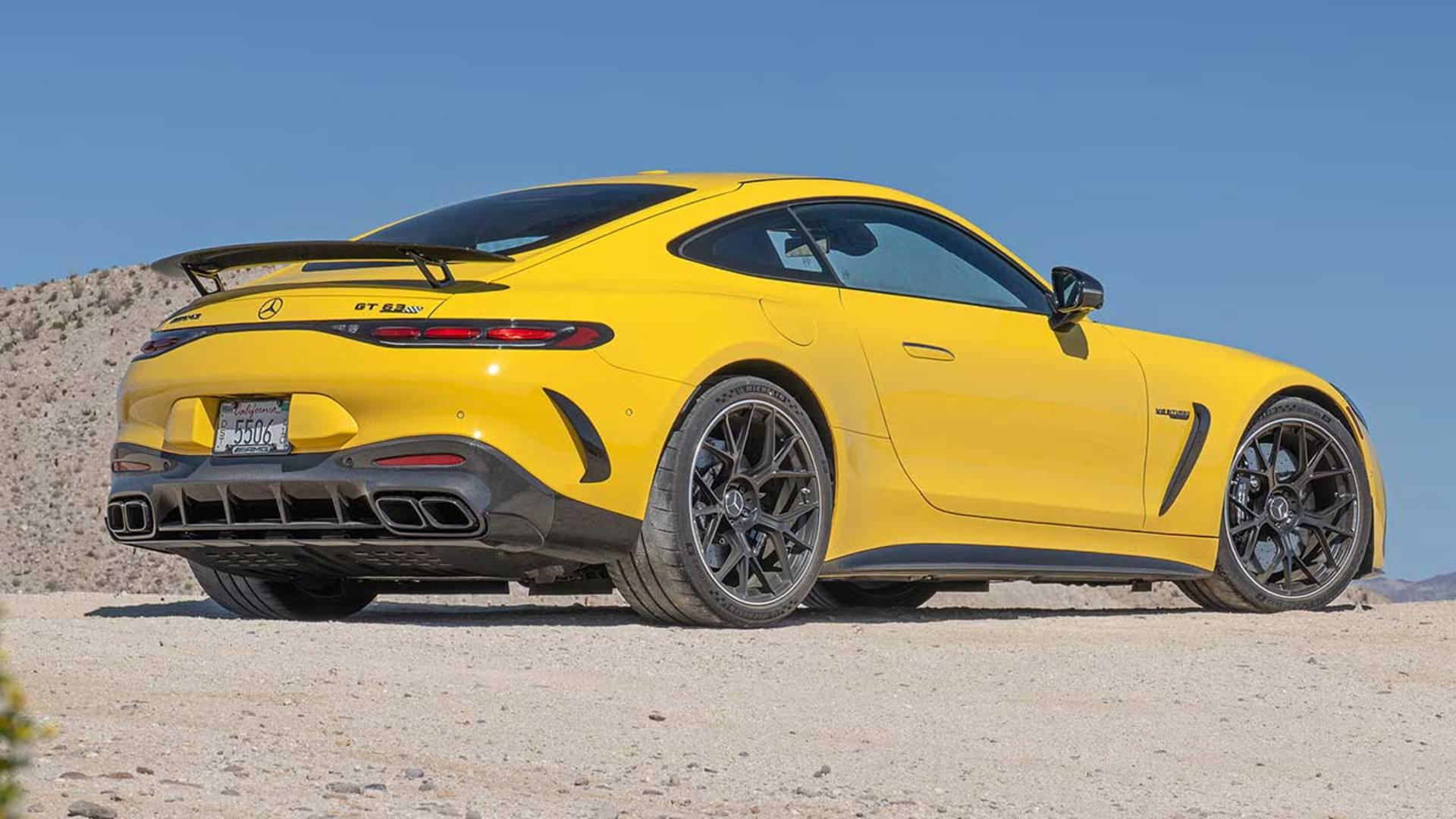 نبرد پورشه 911 GT3 و مرسدس AMG GT63 پرو