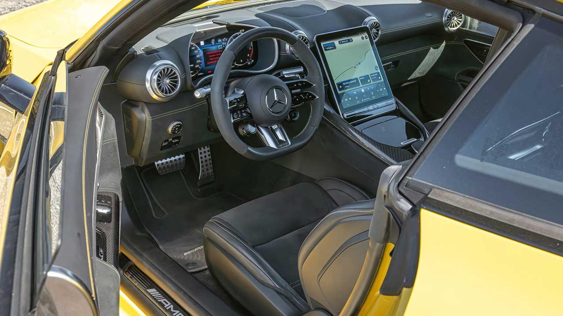 نبرد پورشه 911 GT3 و مرسدس AMG GT63 پرو