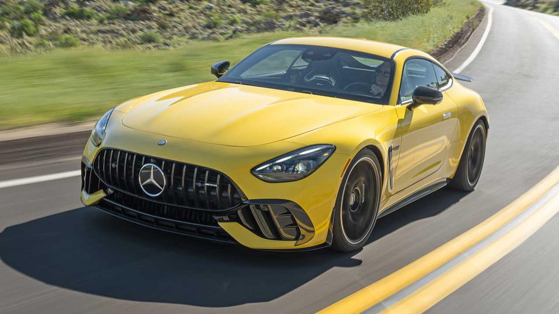 نبرد پورشه 911 GT3 و مرسدس AMG GT63 پرو