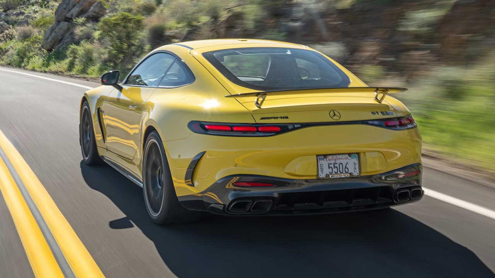 نبرد پورشه 911 GT3 و مرسدس AMG GT63 پرو