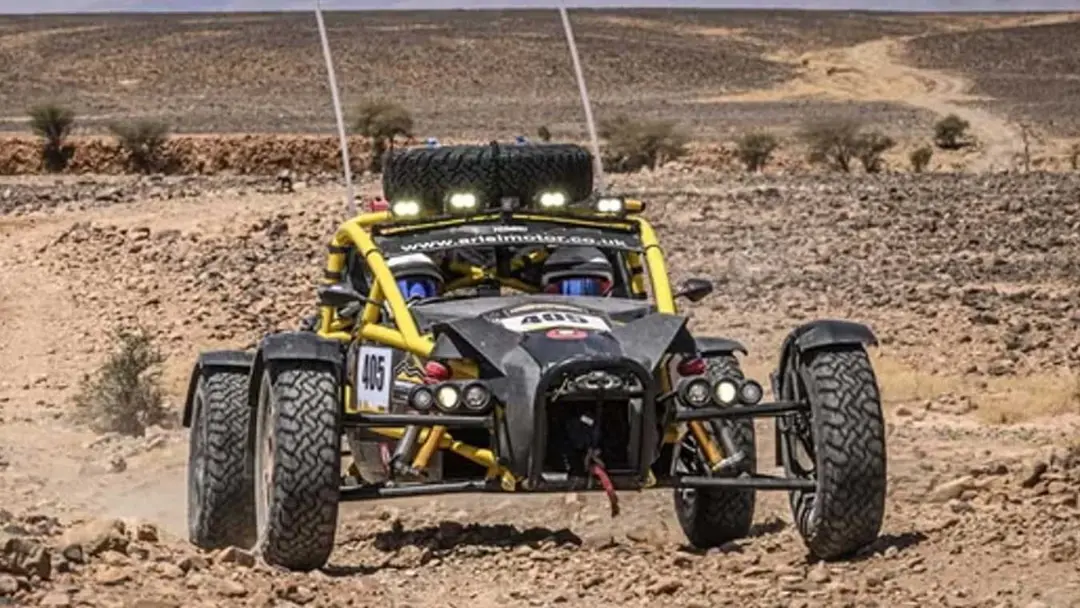 خودرو آفرود آریل نومد (Ariel Nomad) در حال حرکت در مسیر کویری رالی مراکش