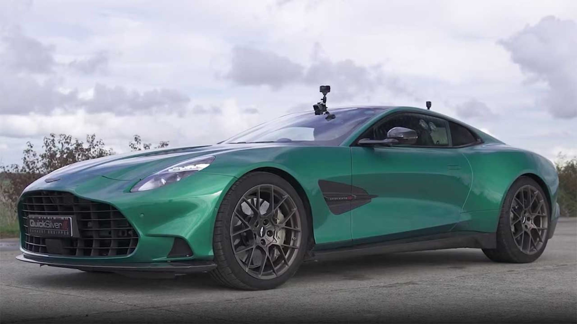 آستون‌مارتین‌ ونکوئیش