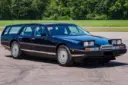 خودروی کلاسیک آستون‌مارتین لاگوندا (Aston Martin Lagonda) شوتینگ بریک با رنگ مشکی