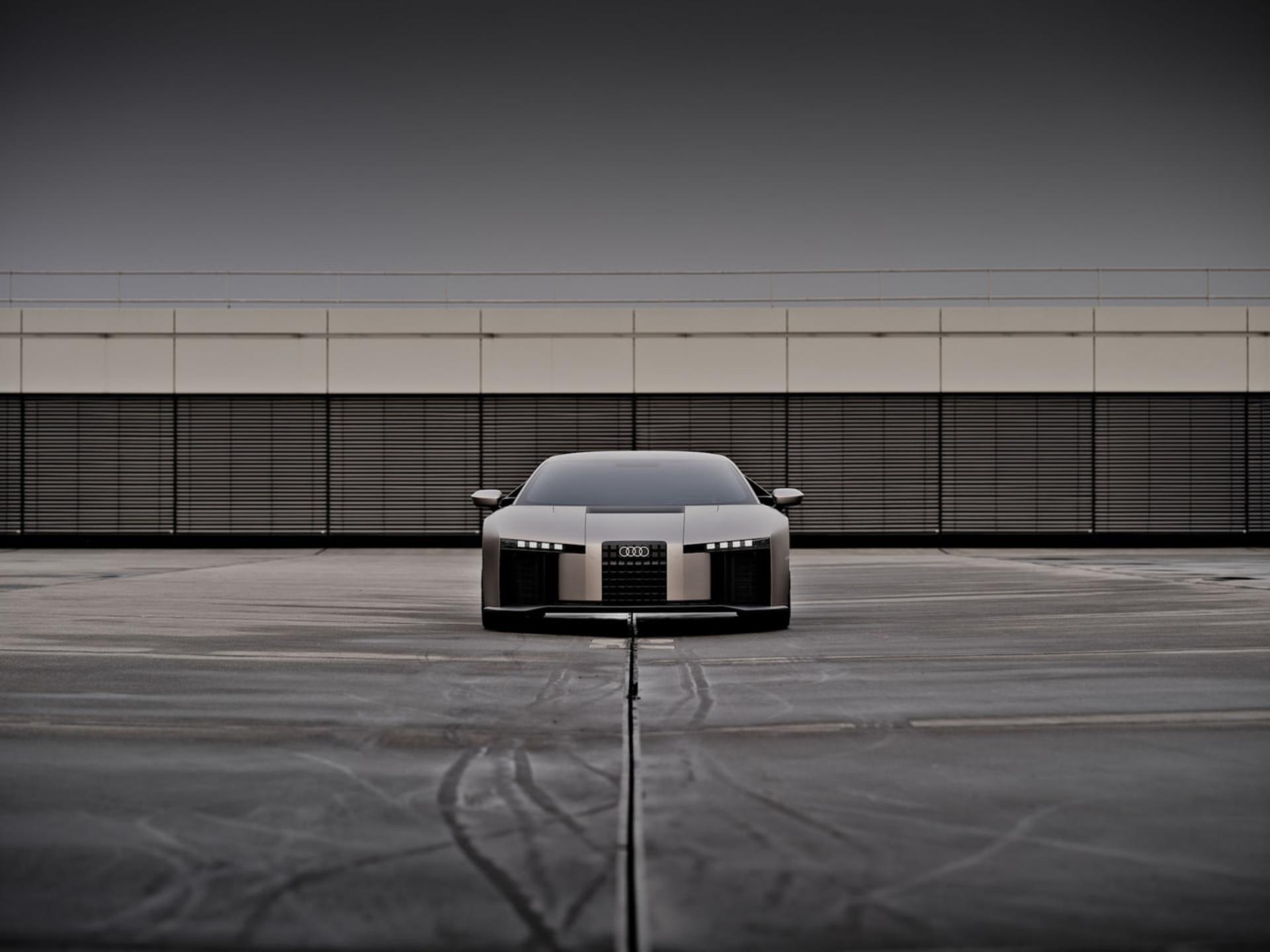 خودرو مفهومی آئودی نوولاری (Audi Navarra) در یک پیست مسابقه