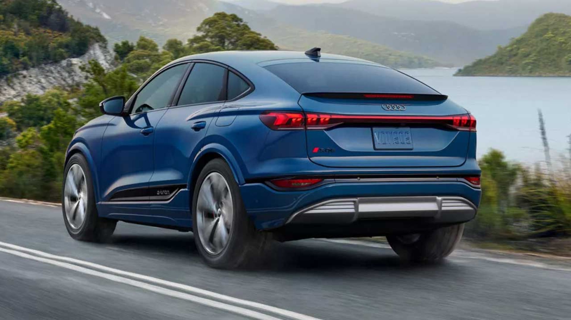 آئودی Q6 e-Tron اسپرت‌بک