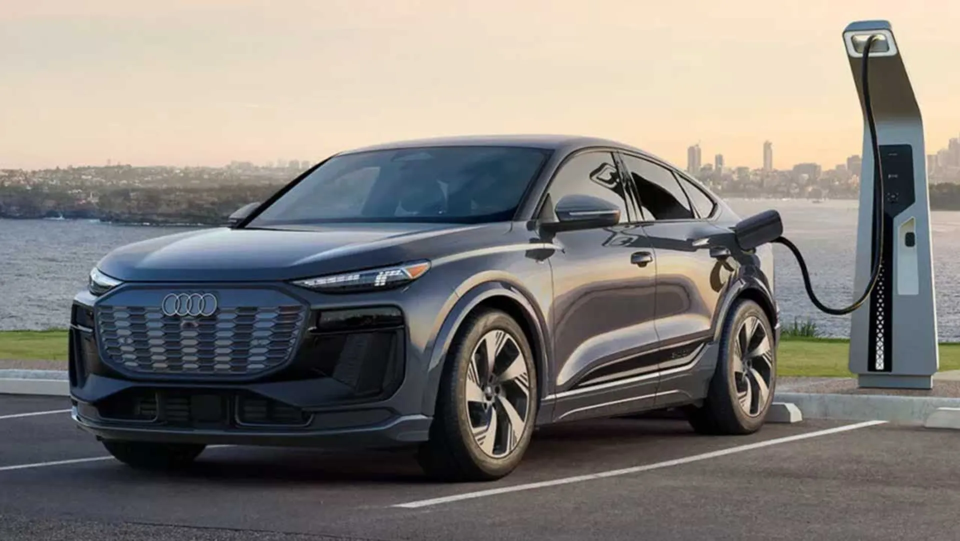 آئودی Q6 e-Tron اسپرت‌بک